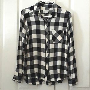 Universal Threads black & white plaid flannel shirt size medium